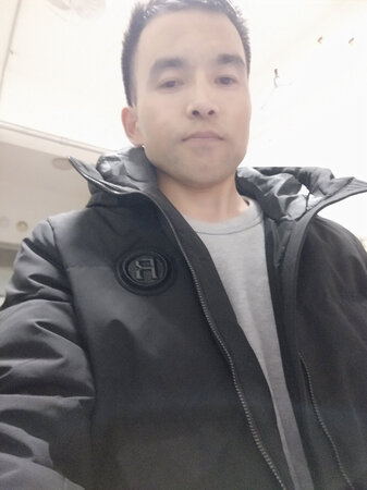 第一次在京东里买衣服，很满意，大小也合适做工也挺好的刚买回来就试了下，有喜欢的朋友可以考虑下单哦！