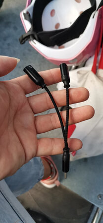 做工质感：不错，
传输速度：快
充电速度：方便