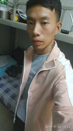 不错，颜色很正，穿着舒服，