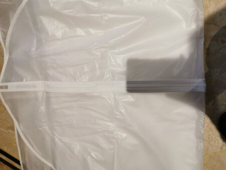 没有异味，就是感觉薄了点，结实耐用就行