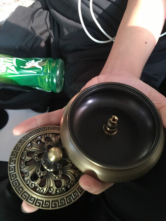 好重的香炉，做工精细，感谢卖家还送赠品，下次还买