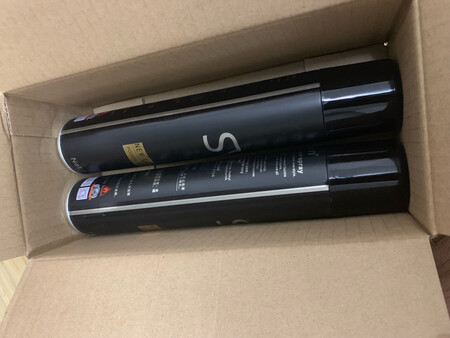 定型效果还不错，不会太硬。挺大一瓶的，可以用很久了，喷完之后有一股甜甜的味道，??是一直有?别人一直问我喷什么东西了……但总体还是不错的?