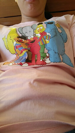 衣服早已收到，只是直都很忙，现在周六有时间了赶紧来评价抢些京豆，质量还可以哈