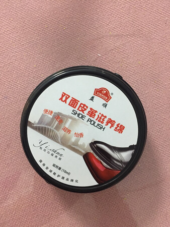 外观颜值：很有逼格的颜值
材质手感：皮质软软的，质感很好
舒适度：五星
尺码大小：正码
做工细节：小细节都处理的非常完美
其他特色：一句话，非常的中意这双鞋！