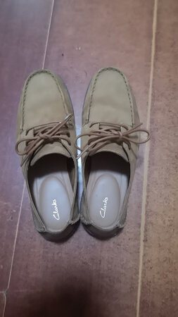 挺不错的，跟专柜的鞋子一样，穿起来还可以！