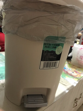 做工还不错，容积不小。