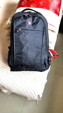 物流特快，昨晚买的，今天就收到货了。包包质量没得说，下次还来。