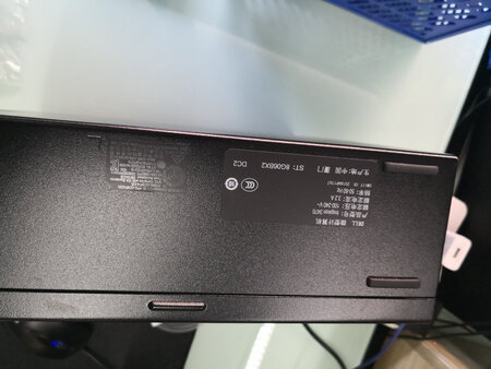 机箱好小，意外之极。刚开始使用，速度很快。