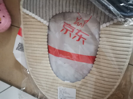安装方便，坐垫也够厚，做上去很舒服