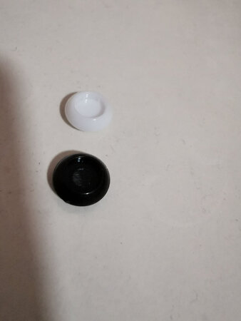 有了这个路由器就可以把手机热点关了，用手机热点做路由用，手机都报废了一个，长期使用还是要这个更专业的，这个还是在使用一段时间再来看看质量怎么样，速度，稳定性，这个牌子的路由器还是第一次使用，希望能够好用，最主要的还是因为需要一直都是插电使用的，手机电池很快就报废了，这个是插电直接用的。