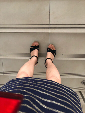 鞋子很满意 实体店体验后没有合适尺码 网上购买的 质量一样好 还便宜不少