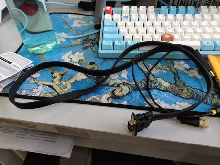 产品质量：质量完全ok
产品性能：vga能用，耳机口接入有杂音，usb没问题
兼容性能：**显示器，能亮
外形外观：外观这个线也太复杂了吧
产品包装：包装完好
其他特色：物流很快