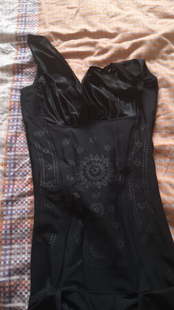 塑身不完美，穿着很舒服，质量好。