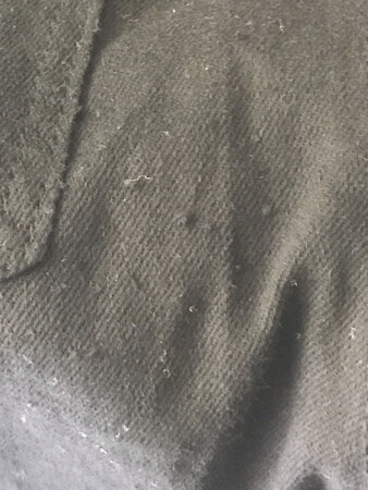 裤子质量有问题。穿了一次就起球了。后悔买了