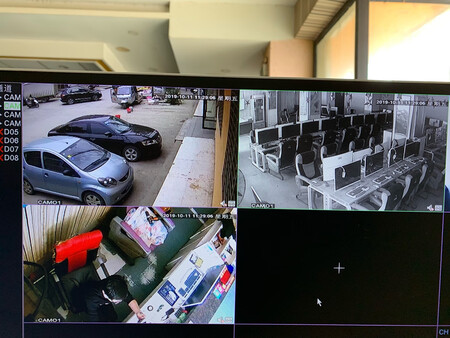 京东自营的，昨天一到就装上了，买的8路的只接了5个摄像头还是很不错的，一按上图像就显示出来了传输数据快?，往后在看看