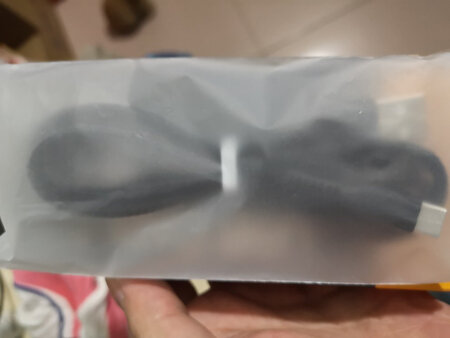价廉物美，做工精致，京东物流给力，买了好多，走到哪都能充电了。