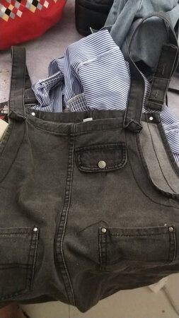 我想说这裤子是做的残次品吗？为什么反面像正面，正面有反面的标签？？？