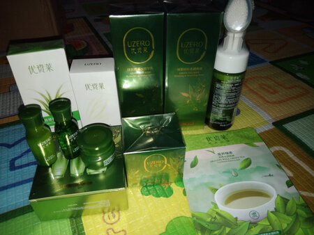 东西收到就用了，真的不错，面膜里精华超多，主要比在店里买的便宜多了，还送嫩多赠品。真是喜欢！！！