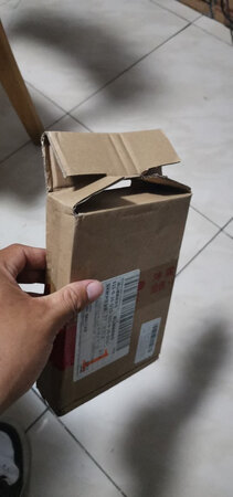 这是什么造型啊？非常6＋7啊？装好可以么？唯一可以庆幸的就是东西没丢，要不然就等着被投诉吧