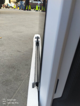 对这店铺失望透顶，买过两天后开始送店铺优惠券，因为第三方无法补差价，
然后给我发的侧板大了一点，突出来一个角按不下去，后来说给我补发一个，结果收到一个前置面板，后来又给我补发一个侧板，结果收货还烂了一个角，懒得折腾了，前前后后十几天，确认收货了，但是好评就别想了，