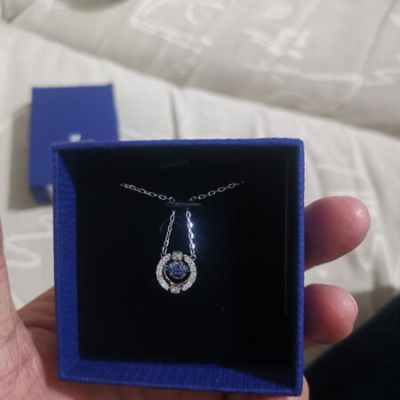 一直在京东买各种生活用品，品质有保证用着放心，食品跟贵重点的东西还是跟京东买着放心，就算有问题京东也能解决，不像~买完不发货再问店铺都没了，客服还告诉我帮我去追款逗死了，这样的商家一分钱都不能便宜它，京东的价格便宜质量还好，京东快递的小哥哥也没的说比使命必达还靠谱。