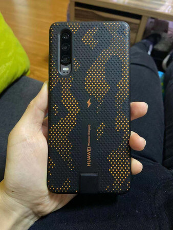 做工质感：不错
触摸手感：很好
颜色外观：新颖
适配性：很不错