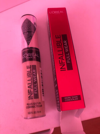 产品包装：完好
产品质感：很好
适合肤质：不知道
遮瑕效果：可以
保湿效果：可以