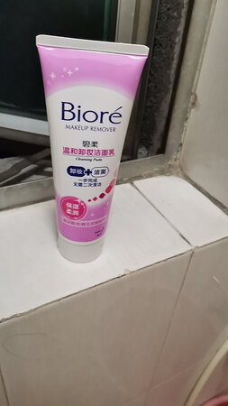不知道是不是挤的太少，没有一点泡沫，洗完很干净
