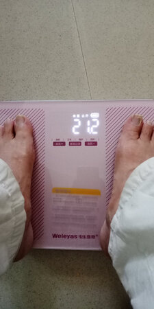 电子体重秤质量不错。