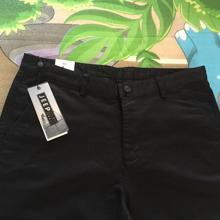做工走线工整，裤子比较有弹性，也很透气，料子很舒服。