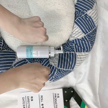 质地蛮容易推开   味道小清新  抹开很自然  敲喜欢了   感觉会长久继续囤的节奏哟