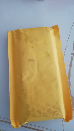 包装挺严实的，打开后感觉不错，做工质感都对得起大厂出品。线短短的用于充电宝恰好合适，再也不用拖着长长的数据线了。两个接口都是金属头，插拔顺畅，插入后紧密。充电时也没出现发热现象，满意。以前用过品胜的充电宝，质量也不错，这次选择品胜的数据线达到了预期效果，好评。