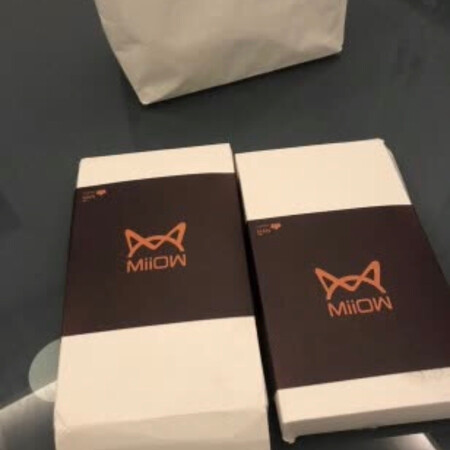到了很久了，由于搬家一直没来得及评价，穿的都快脏了，哈哈，质量超好的，穿着很暖和，穿着很帅气，非常满意