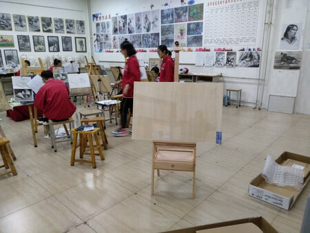 做工质感：做工不错！很牢靠，真心喜欢，画板也很好！很满意的一次购物！