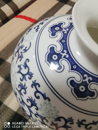器型挺漂亮！就是缺釉不太好！