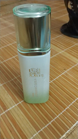 长期使用这个牌子的爽肤水，皮肤亮丽有弹性，真心喜欢！