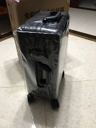 收到货物了。基本和宣传上说的一样。只是在广告上说的送六个收纳袋，一个……等赠送品。但其他的都有只是没有收纳袋。因为最实用，所以希望补发给我。