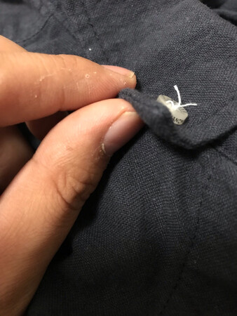 洗了一次，纽扣就掉了好几个
