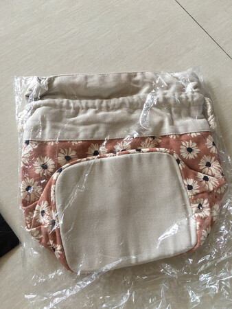 商家发错货，客服很有耐心。包包质量还可以