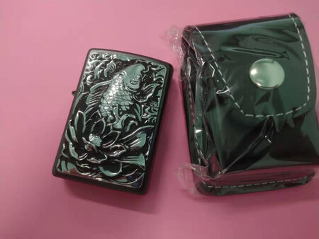 收到货很满意 太惊喜了吧 比想象中的要好 手感也很好很精致 防风效果不错 验证是正品啦 总体来说很喜欢了?