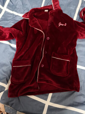 秒杀时买了三套老公我和孩子各一套，没有异味不落手感好柔软穿着服舒