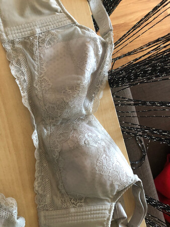 质量很好适合觉得胸大显小的需要，第二次购买！只是这款颜色太少了！之前买类似一款黑色不如这个显小！第二次买灰色了！