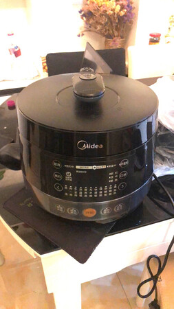 双十一京东自有仓库发货速度最快，这款颜值还不错，功能实用，具体煮饭煲汤效果如何还有待检验，暂时全五星好评。