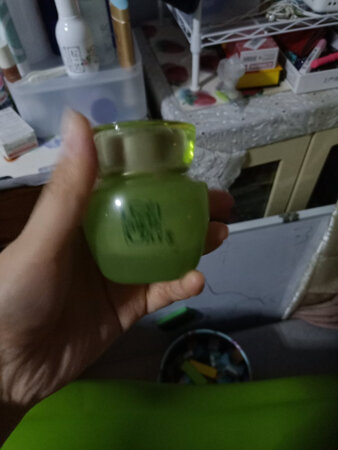 味道清新好闻，保湿效果特别好，清爽不油腻，双十一价格也别合适。