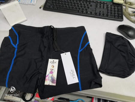 裤子质量很好，尺码标准，赞一个。
