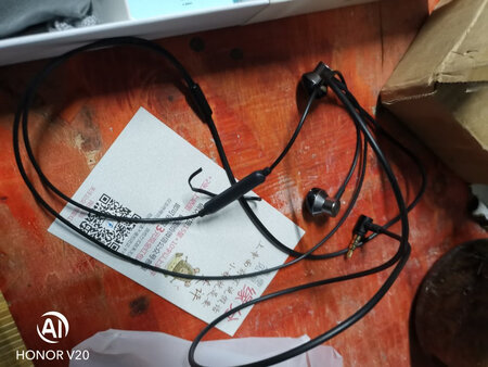 音效音质：音质还不错。外观也不错，很好了。不知道能用多久。