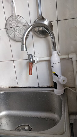 外形外观：美观大方
加热速度：速度很快
洗浴时间：挺好用
其他特色：安装方便简单