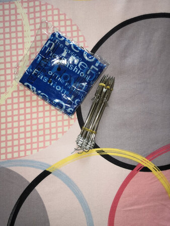 东西很好！还送了小礼物，服务态度好！物流很快。非常满意的一次网购！