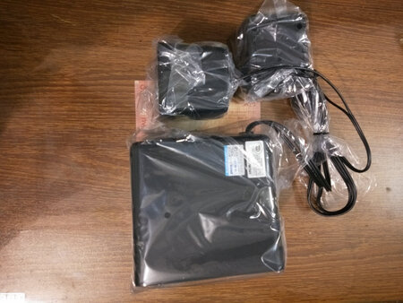 小巧灵珑，体验了一下，满意。音量再大点就更完美了，我家马路边，车水马龙的。