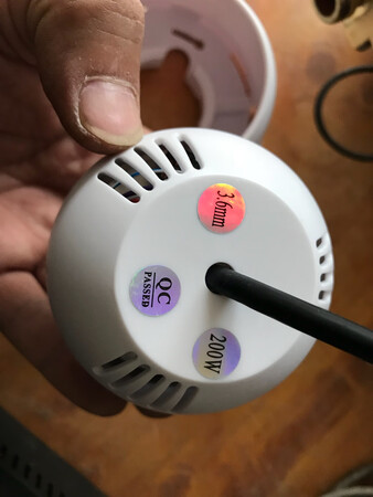 摄像头质量不错，图像清晰使用很方便。